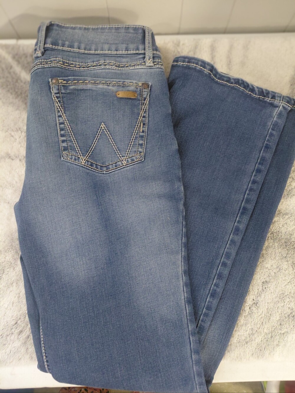 Wrangler Light Blue Women's Bootcut Jean Size 11-12